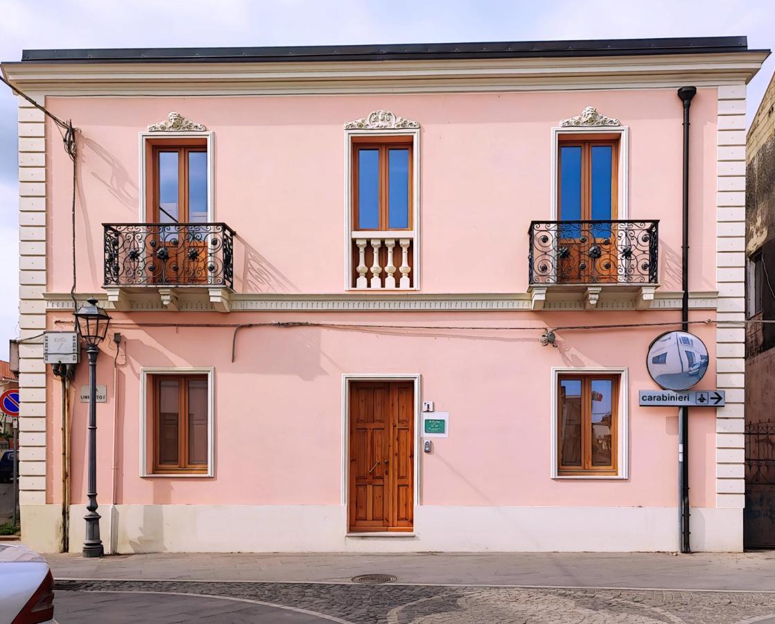 La Residenza B&B Giba Eksteriør billede